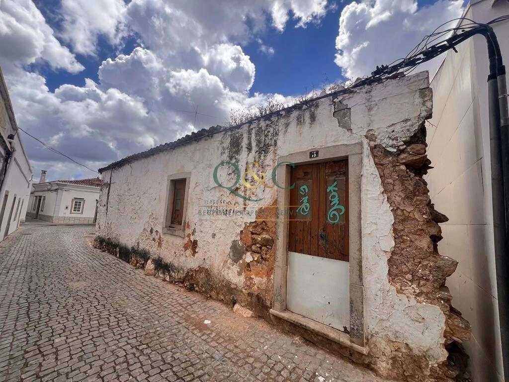Villa to be renovated à vendre à São Brás de Alportel Villa to be renovated à vendre à São Brás de Alportel