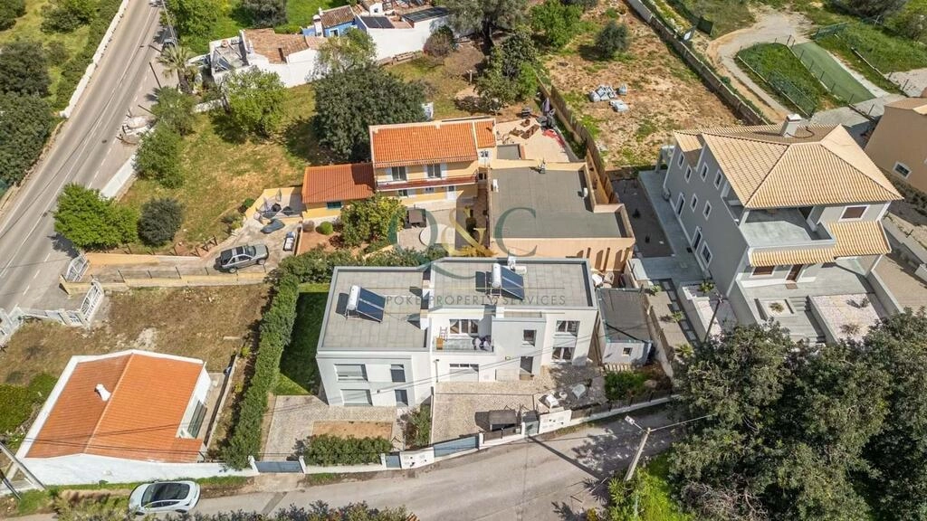 3 Bedroom Semi-detached For Sale in Loulé (São Clemente) 3 Bedroom Semi-detached For Sale in Loulé (São Clemente)