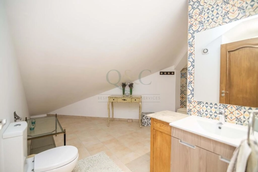 Apartment avec 4 chambres à vendre à Santa Bárbara de Nexe Apartment avec 4 chambres à vendre à Santa Bárbara de Nexe