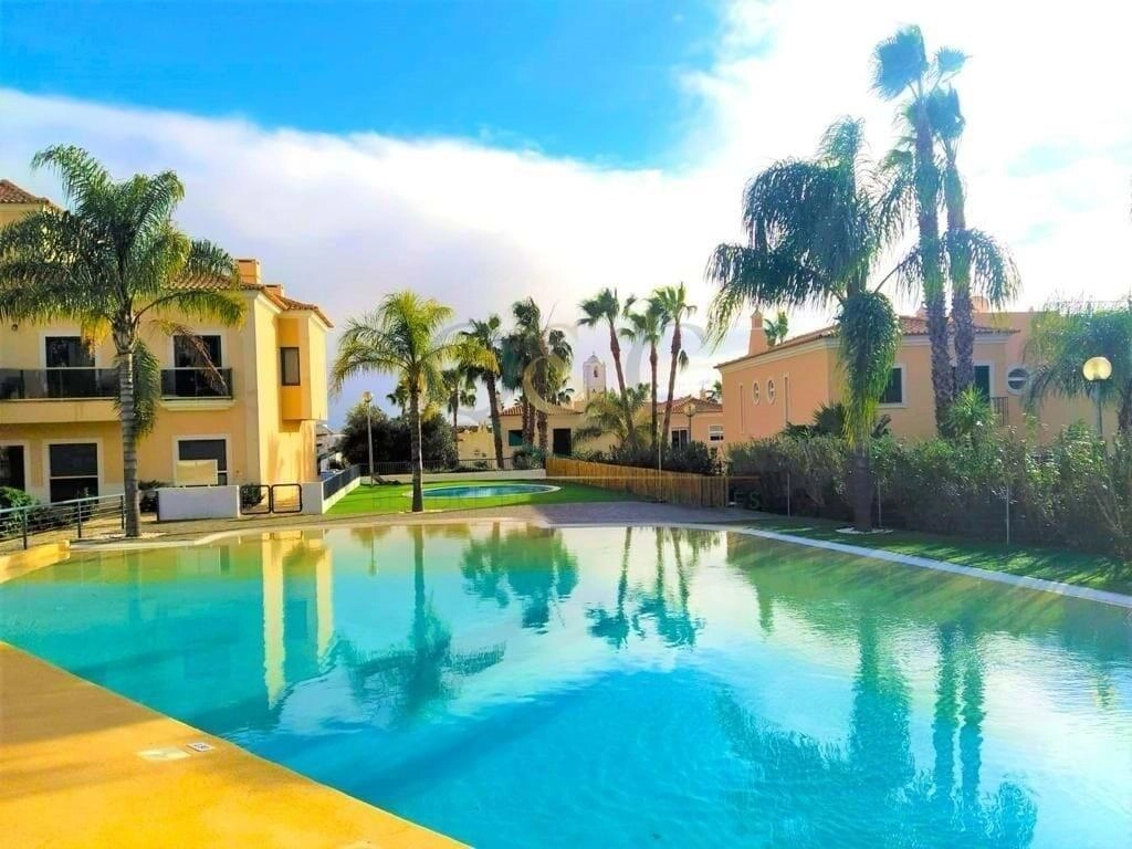 Apartment com 2 quartos à venda em Santa Bárbara de Nexe Apartment com 2 quartos à venda em Santa Bárbara de Nexe