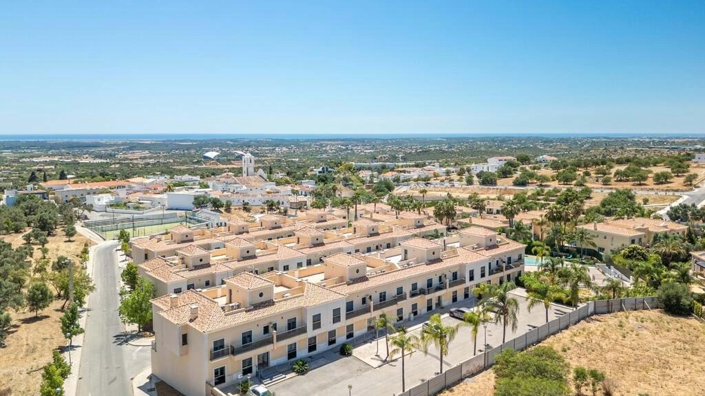 Apartment com 2 quartos à venda em Santa Bárbara de Nexe Apartment com 2 quartos à venda em Santa Bárbara de Nexe