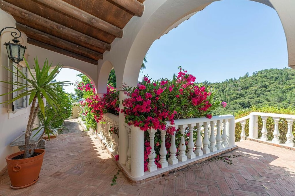 3 Bedroom Villa For Sale in Salir 3 Bedroom Villa For Sale in Salir