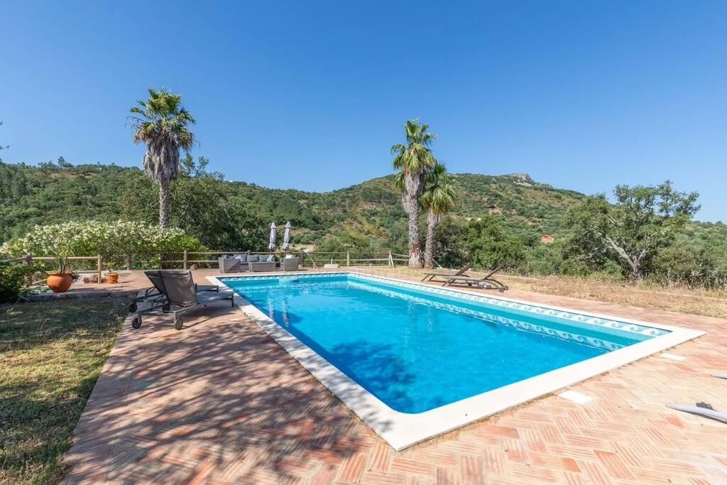 3 Bedroom Villa For Sale in Salir 3 Bedroom Villa For Sale in Salir