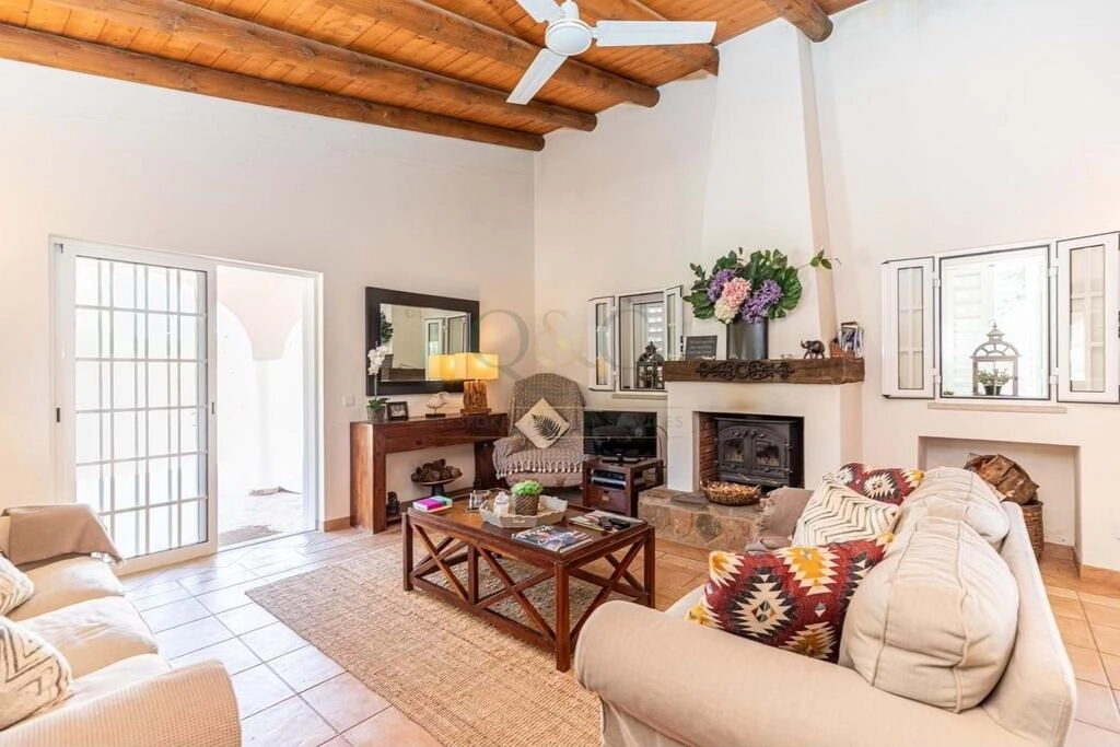 3 Bedroom Villa For Sale in Salir 3 Bedroom Villa For Sale in Salir