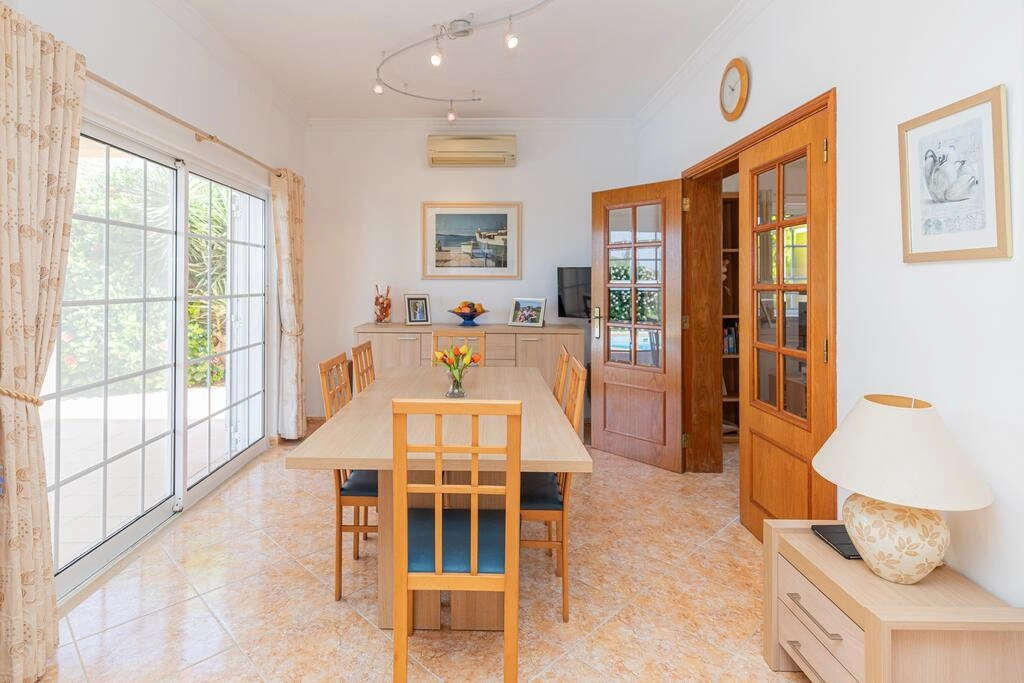 3 Bedroom Villa For Sale in Santa Bárbara de Nexe 3 Bedroom Villa For Sale in Santa Bárbara de Nexe
