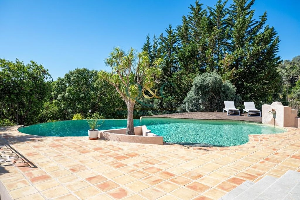 Villa avec 3 chambres à vendre à Loulé (São Clemente) Villa avec 3 chambres à vendre à Loulé (São Clemente)