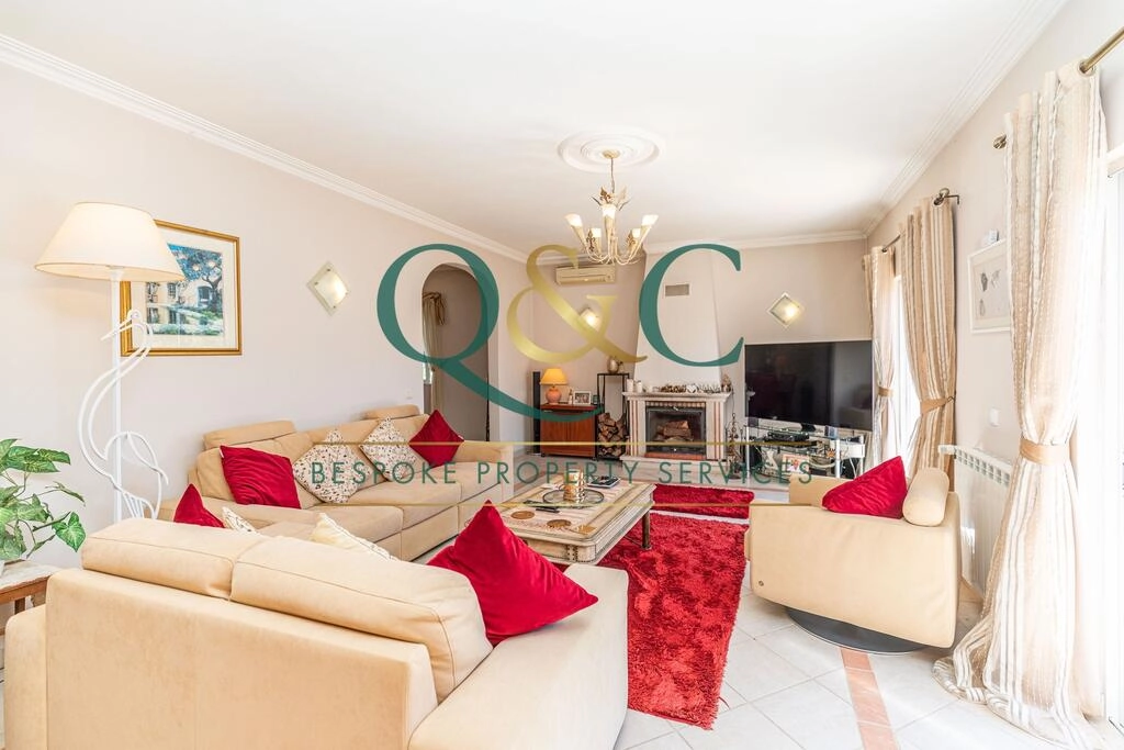 Villa avec 3 chambres à vendre à Loulé (São Clemente) Villa avec 3 chambres à vendre à Loulé (São Clemente)