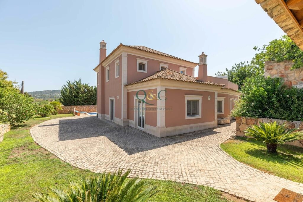 Villa avec 3 chambres à vendre à São Brás de Alportel Villa avec 3 chambres à vendre à São Brás de Alportel