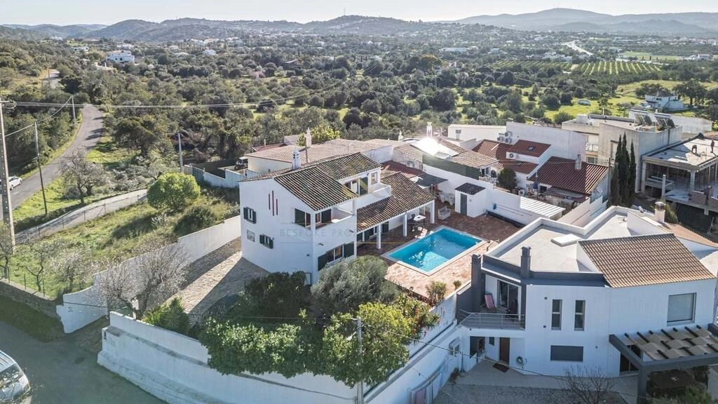 Villa avec 3 chambres à vendre à São Brás de Alportel Villa avec 3 chambres à vendre à São Brás de Alportel