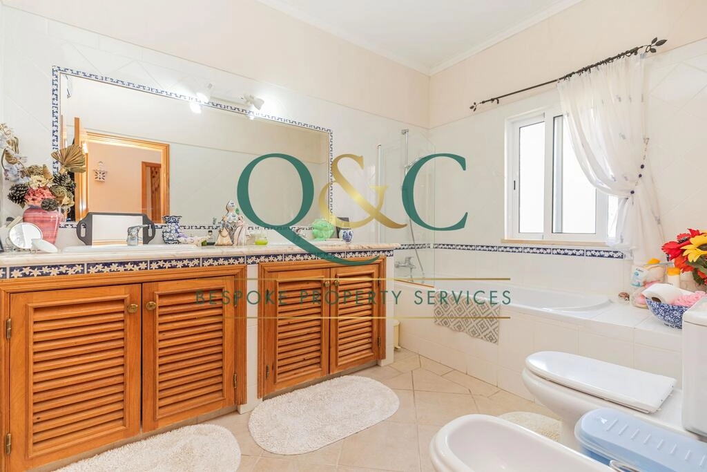 Villa com 3 quartos à venda em Loulé (São Clemente) Villa com 3 quartos à venda em Loulé (São Clemente)