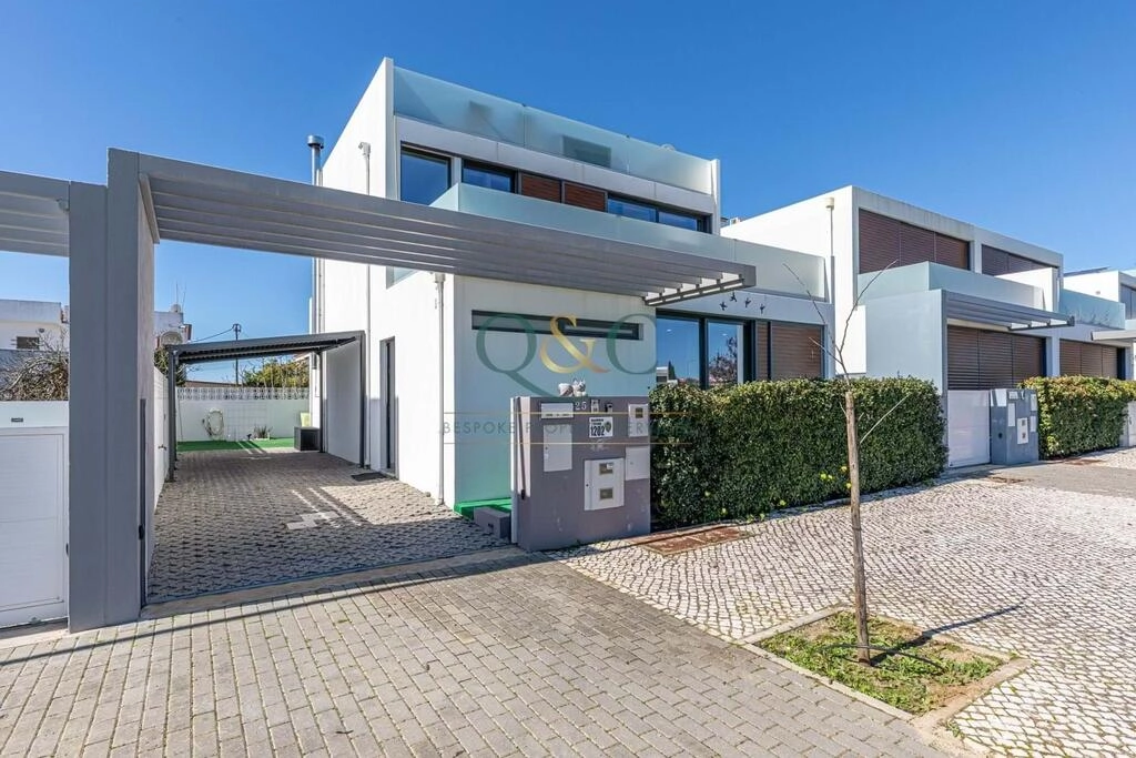 Villa com 3 quartos à venda em Luz de Tavira Villa com 3 quartos à venda em Luz de Tavira