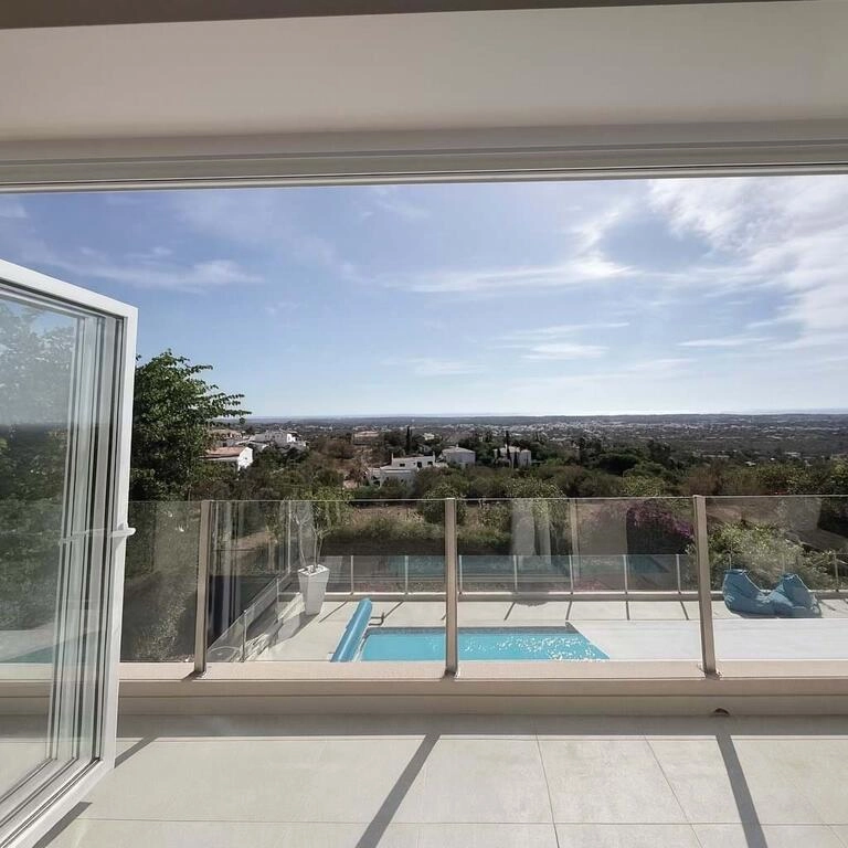 4 Bedroom Villa For Sale in Almancil 4 Bedroom Villa For Sale in Almancil