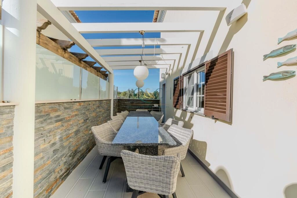 4 Bedroom Villa For Sale in Loulé (São Clemente) 4 Bedroom Villa For Sale in Loulé (São Clemente)