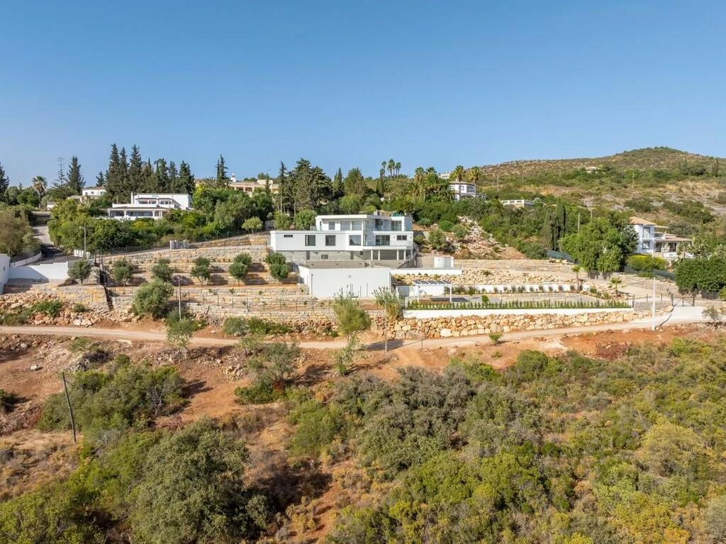 Villa avec 4 chambres à vendre à Santa Bárbara de Nexe Villa avec 4 chambres à vendre à Santa Bárbara de Nexe