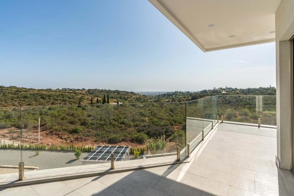 Villa avec 4 chambres à vendre à Santa Bárbara de Nexe Villa avec 4 chambres à vendre à Santa Bárbara de Nexe