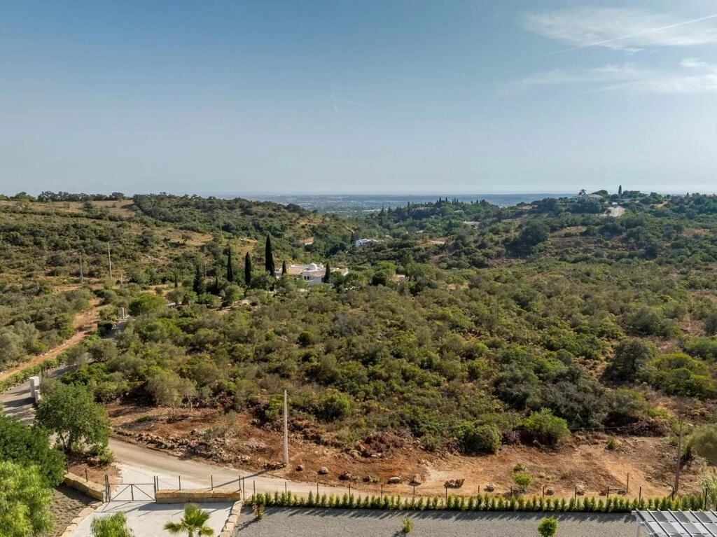 Villa avec 4 chambres à vendre à Santa Bárbara de Nexe Villa avec 4 chambres à vendre à Santa Bárbara de Nexe