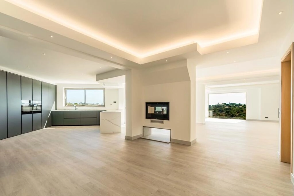 Villa avec 4 chambres à vendre à Santa Bárbara de Nexe Villa avec 4 chambres à vendre à Santa Bárbara de Nexe
