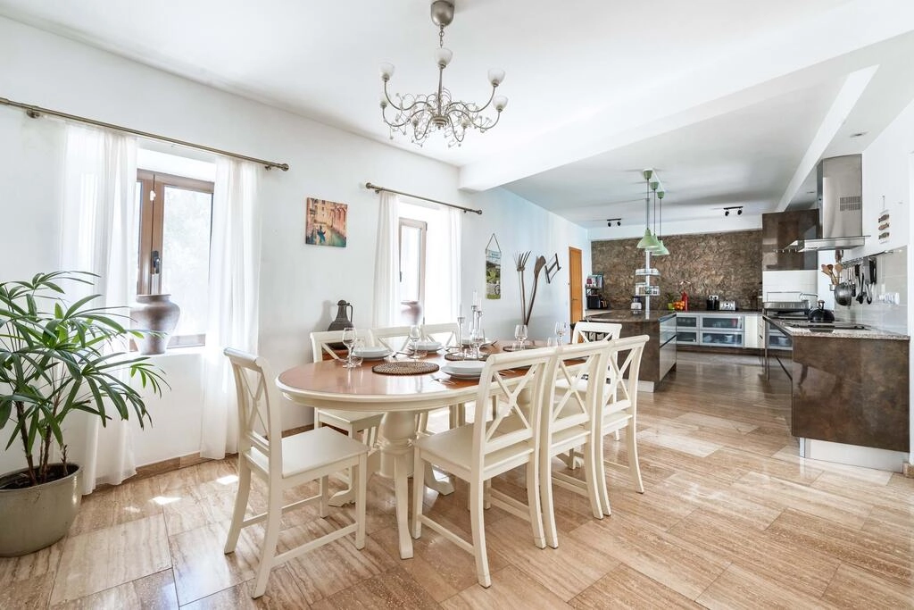 Villa avec 4 chambres à vendre à Santa Bárbara de Nexe Villa avec 4 chambres à vendre à Santa Bárbara de Nexe