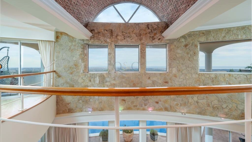 Villa avec 4 chambres à vendre à Santa Bárbara de Nexe Villa avec 4 chambres à vendre à Santa Bárbara de Nexe