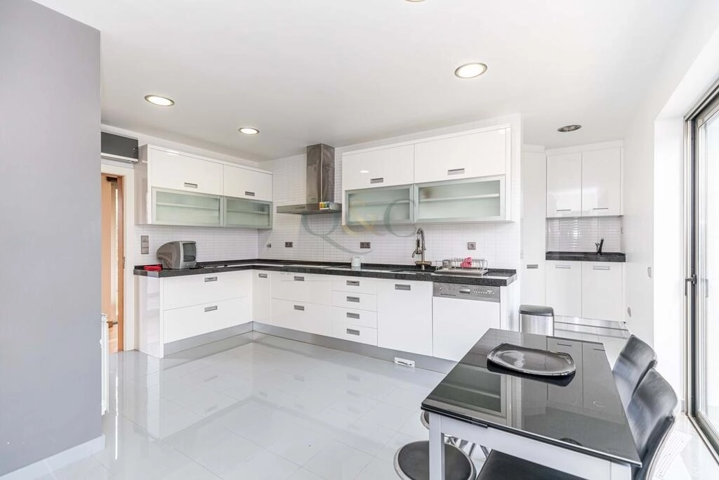 Villa avec 4 chambres à vendre à São Brás de Alportel Villa avec 4 chambres à vendre à São Brás de Alportel