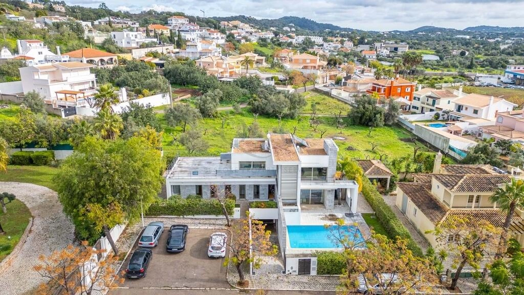 Villa avec 4 chambres à vendre à São Brás de Alportel Villa avec 4 chambres à vendre à São Brás de Alportel