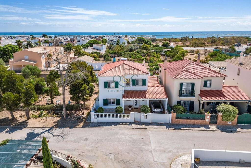 Villa com 3 quartos à venda em Fuseta Villa com 3 quartos à venda em Fuseta