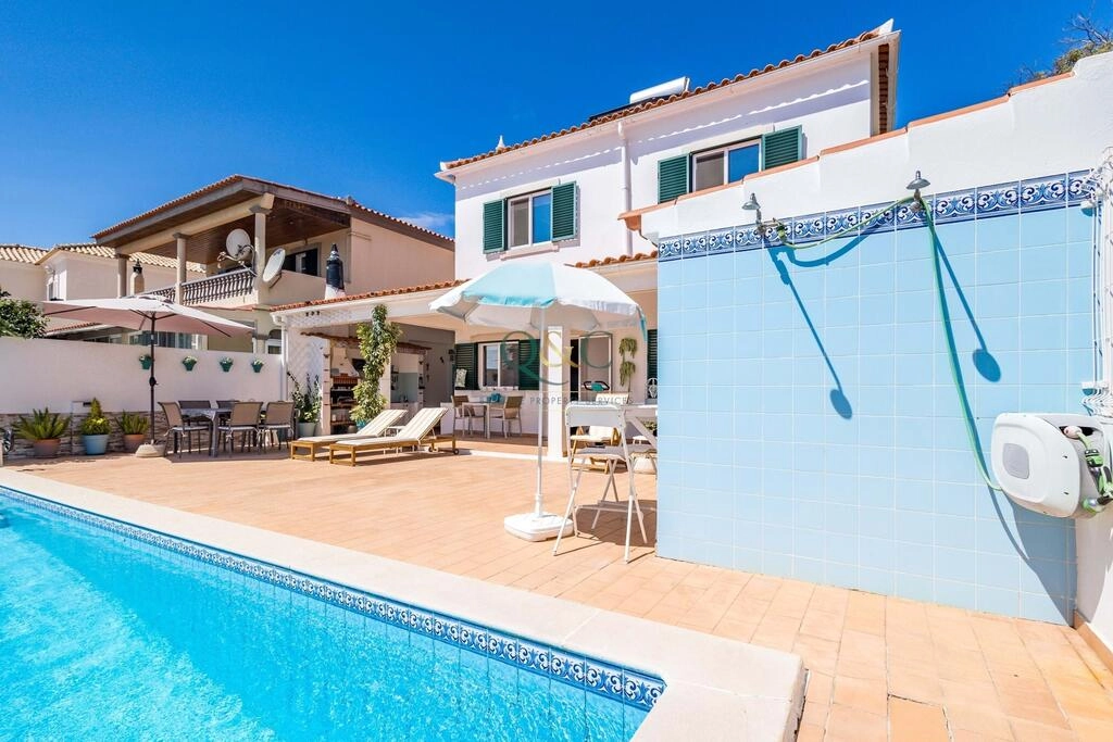 Villa com 3 quartos à venda em Fuseta Villa com 3 quartos à venda em Fuseta