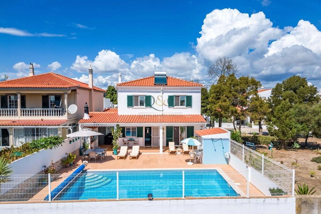 Villa com 3 quartos à venda em Fuseta Villa com 3 quartos à venda em Fuseta