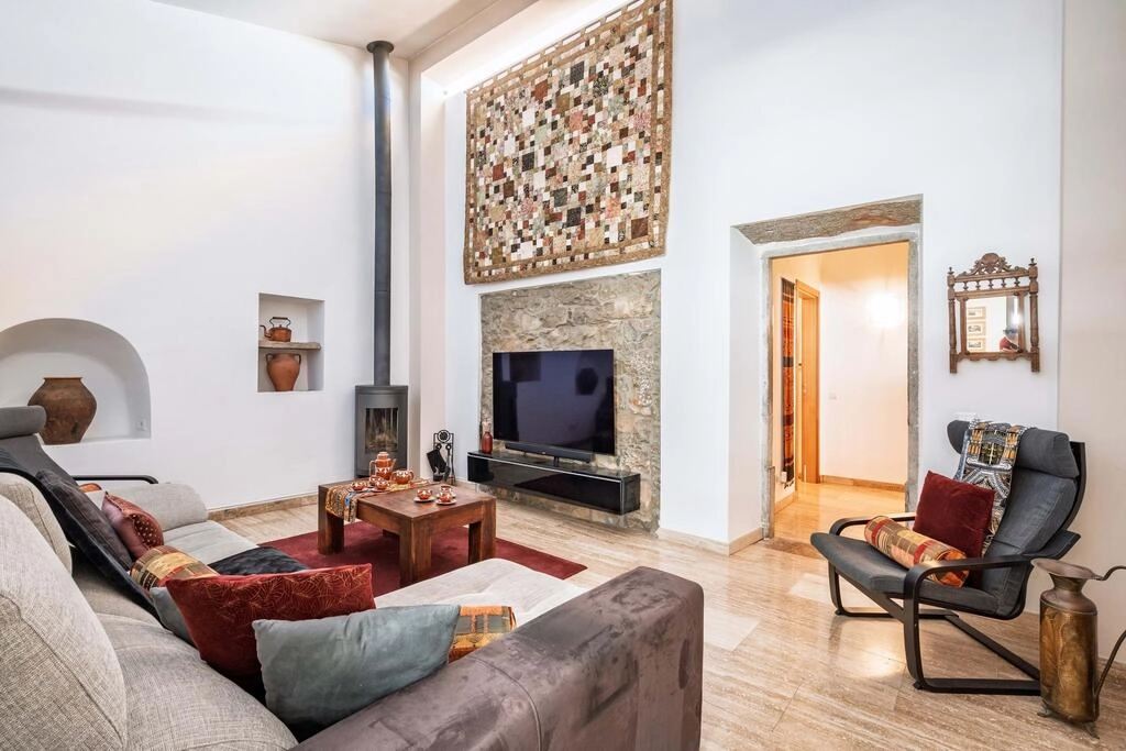 Villa com 4 quartos à venda em Santa Bárbara de Nexe Villa com 4 quartos à venda em Santa Bárbara de Nexe