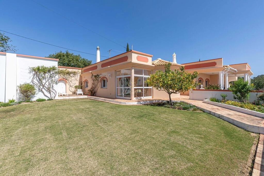 Villa avec 5 chambres à vendre à São Brás de Alportel Villa avec 5 chambres à vendre à São Brás de Alportel