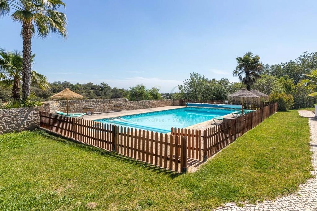Villa com 6 quartos à venda em Loulé (São Sebastião) Villa com 6 quartos à venda em Loulé (São Sebastião)