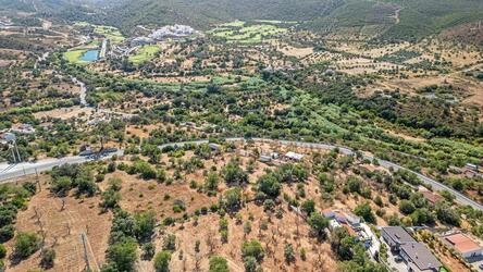 Villa to be renovated For Sale in Querença