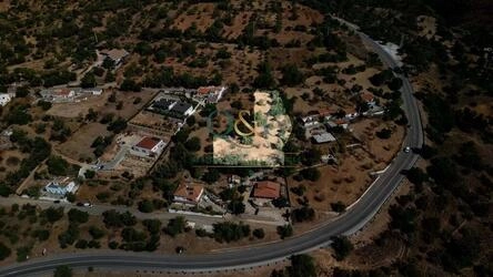 Land à vendre à Querença