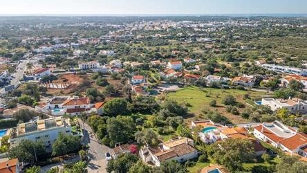 Villa to be renovated à vendre à Loulé (São Clemente)