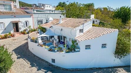 1 Bedroom Villa For Sale in São Brás de Alportel