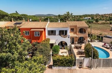 2 Bedroom Semi-detached For Sale in Quarteira