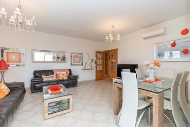 3 Bedroom Apartment For Sale in Santa Bárbara de Nexe