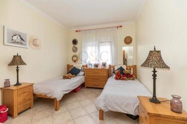 3 Bedroom Apartment For Sale in Santa Bárbara de Nexe