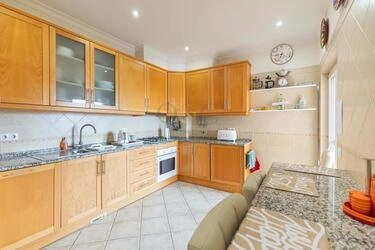 3 Bedroom Apartment For Sale in Santa Bárbara de Nexe