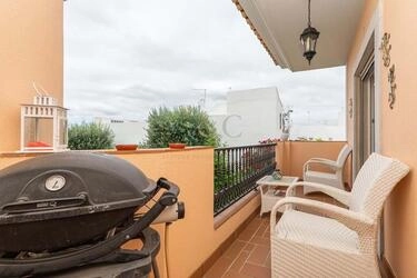 3 Bedroom Apartment For Sale in Santa Bárbara de Nexe