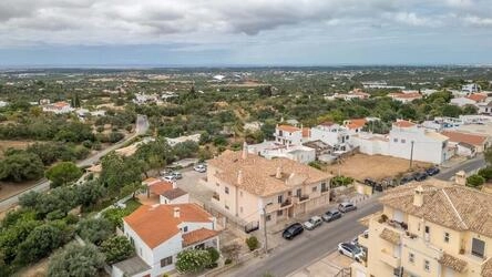 3 Bedroom Apartment For Sale in Santa Bárbara de Nexe