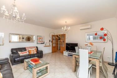 3 Bedroom Apartment For Sale in Santa Bárbara de Nexe
