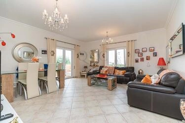 3 Bedroom Apartment For Sale in Santa Bárbara de Nexe
