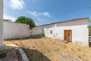 3 Bedroom Farmhouse For Sale in Moncarapacho