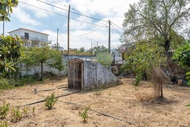 3 Bedroom Farmhouse For Sale in Moncarapacho