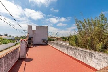 3 Bedroom Farmhouse For Sale in Moncarapacho