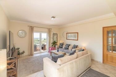 Apartment avec 4 chambres à vendre à Santa Bárbara de Nexe