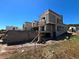 Semi-detached avec 4 chambres à vendre à São Brás de Alporte
