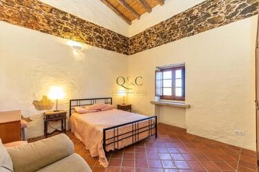 5 Bedroom Farmhouse For Sale in São Brás de Alportel