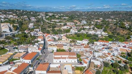 Building avec 7 chambres à vendre à Boliqueime